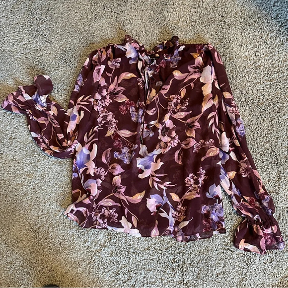 White House Black Market Tops - White House Black Market sheer floral blouse, small, office, date, spring